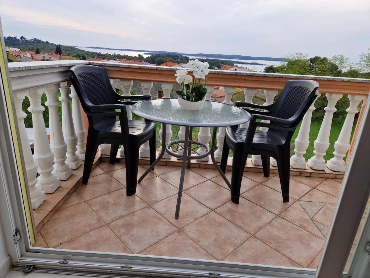 Apartment Vilic Πούλα Εξωτερικό φωτογραφία